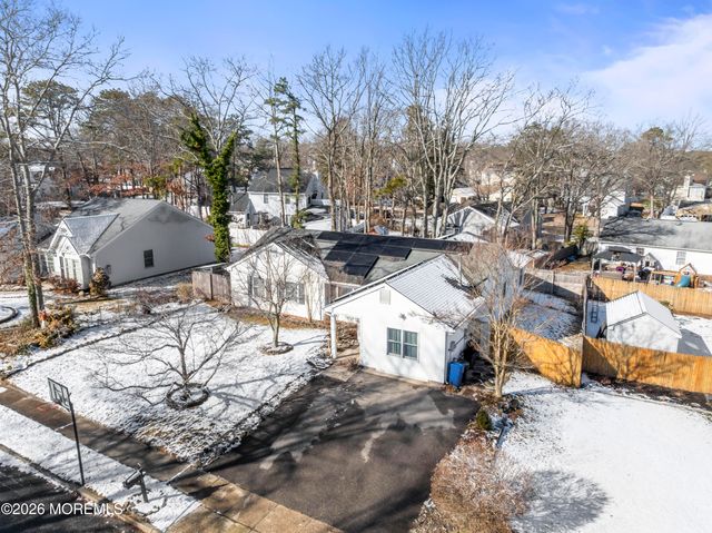 8 Tanglewood Drive, Barnegat, NJ 08005