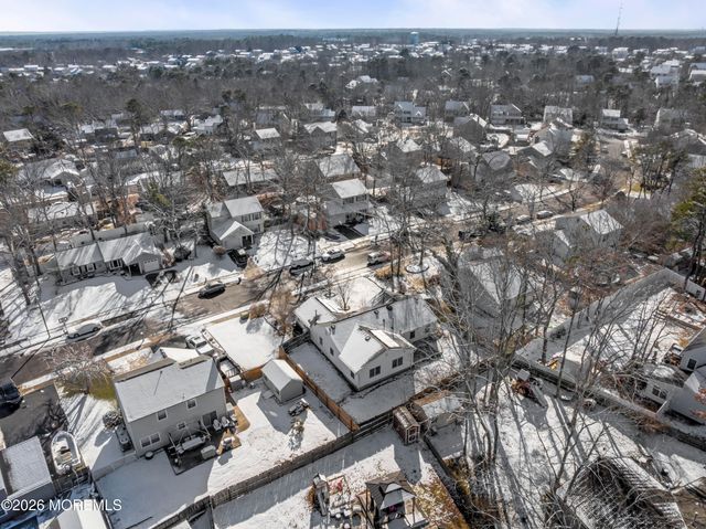 8 Tanglewood Drive, Barnegat, NJ 08005