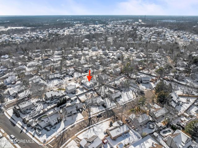 8 Tanglewood Drive, Barnegat, NJ 08005