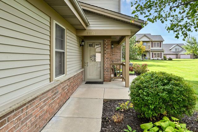 W170N5582 Ridgewood DRIVE, Menomonee Falls, WI 53051