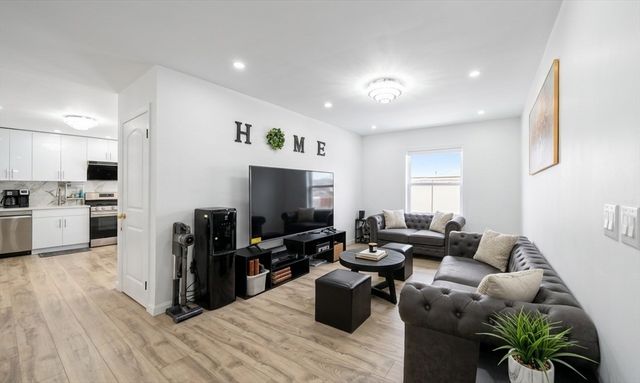 146 Pierce St, Malden, MA 02148