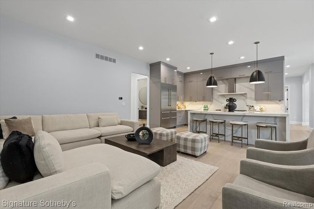 1541 Shipman Boulevard, Birmingham, MI 48009