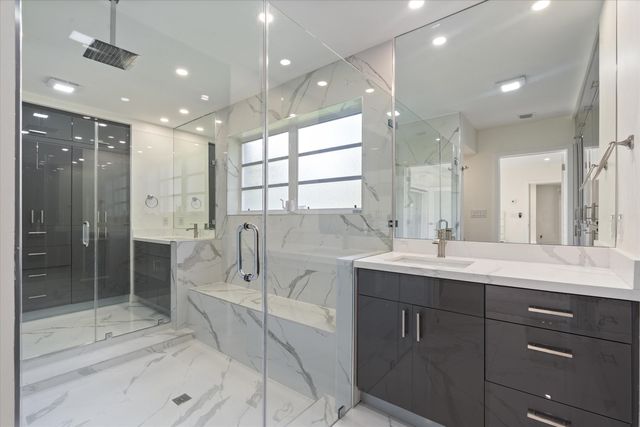 7521 SW 1st Street, Plantation, FL 33317