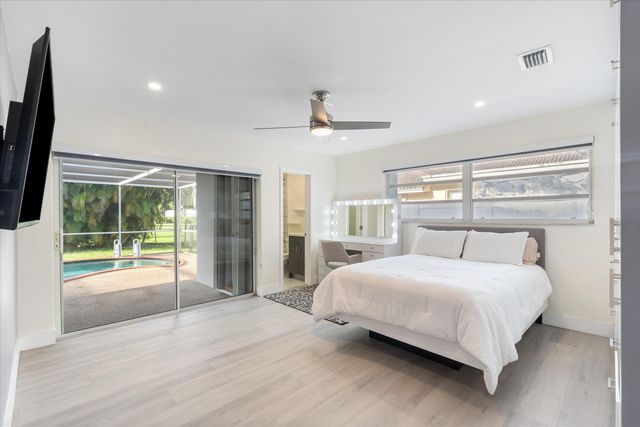 7521 SW 1st Street, Plantation, FL 33317