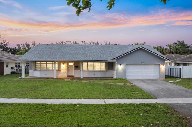 7521 SW 1st Street, Plantation, FL 33317
