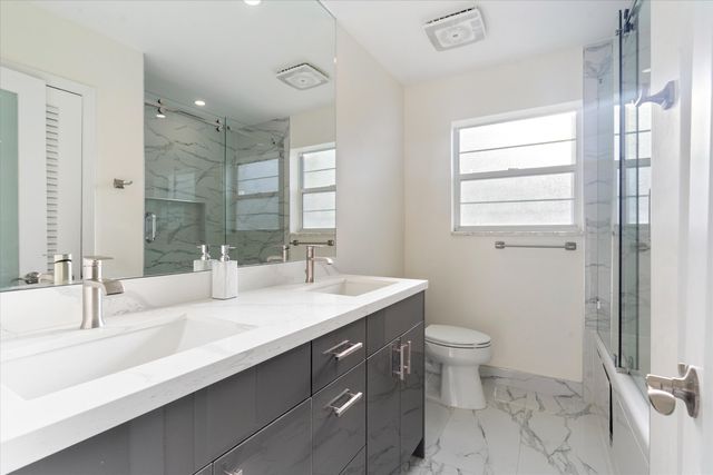 7521 SW 1st Street, Plantation, FL 33317