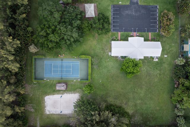 7521 SW 1st Street, Plantation, FL 33317