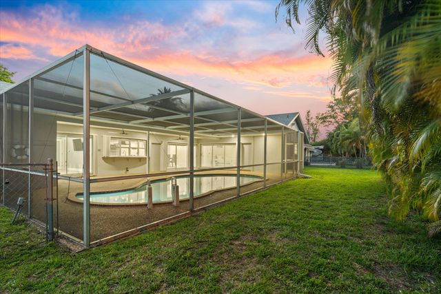 7521 SW 1st Street, Plantation, FL 33317