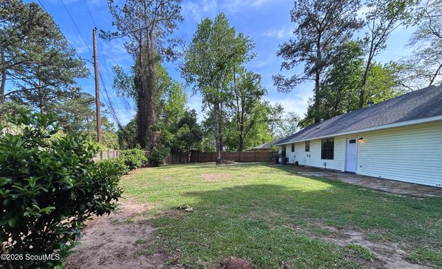200 Glen Meadows Circle, Brunswick, GA 31523