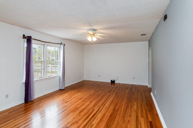 740 Kleeman Dr, Clarksville, TN 37040