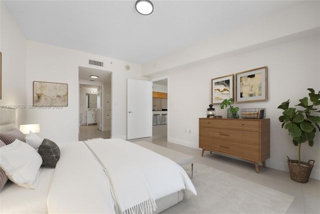 1750 N Bayshore Dr 4811, Miami, FL 33132