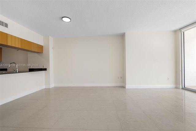1750 N Bayshore Dr 4811, Miami, FL 33132