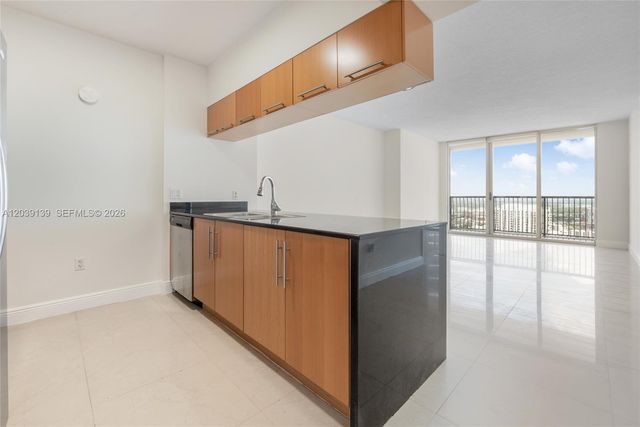 1750 N Bayshore Dr 4811, Miami, FL 33132