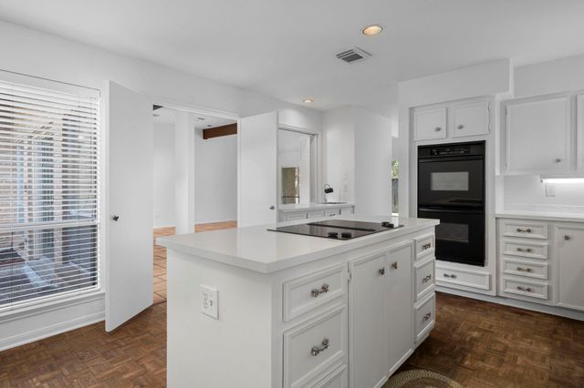 11306 Ella Lee Lane, Houston, TX 77077