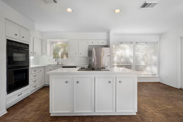 11306 Ella Lee Lane, Houston, TX 77077