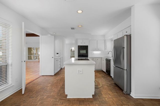 11306 Ella Lee Lane, Houston, TX 77077