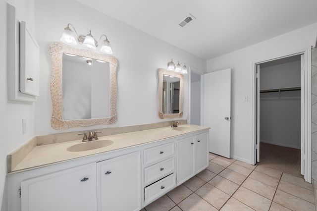 11306 Ella Lee Lane, Houston, TX 77077