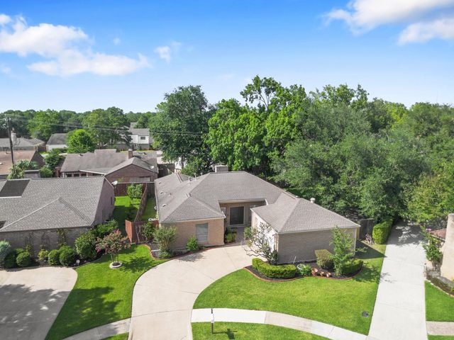 11306 Ella Lee Lane, Houston, TX 77077