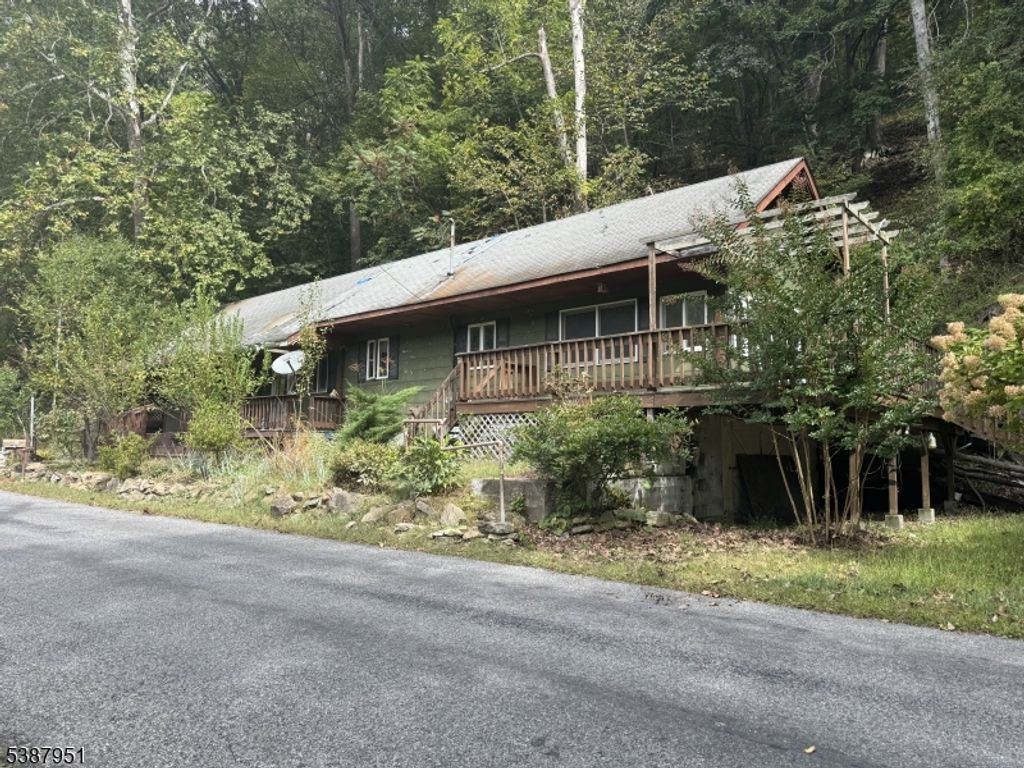138 River Rd, Pohatcong Twp., NJ 08865
