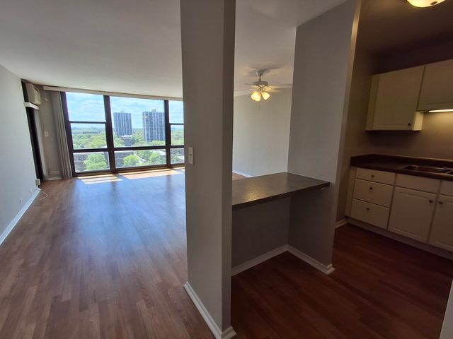 2605 S Indiana Avenue 1208, Chicago, IL 60616