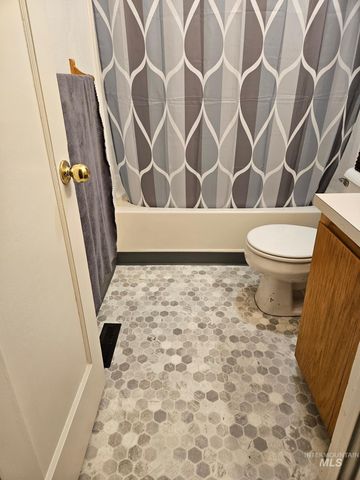 1908 S Atlantic, Boise, ID 83705