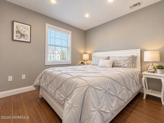 25 Travelers Way, Bayville, NJ 08721
