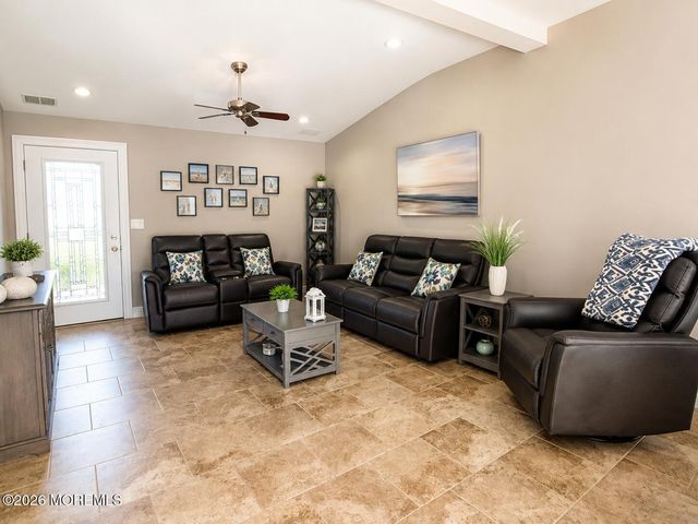 25 Travelers Way, Bayville, NJ 08721