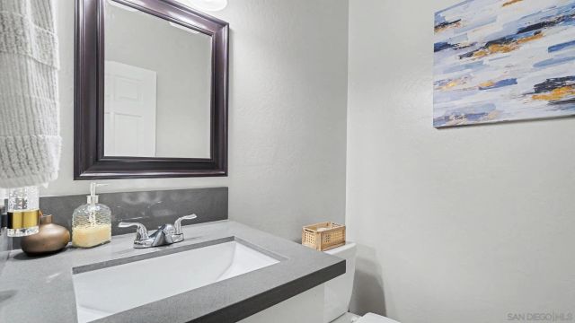 2042 Cherokee Lane, Escondido, CA 92026