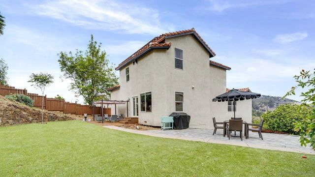 2042 Cherokee Lane, Escondido, CA 92026