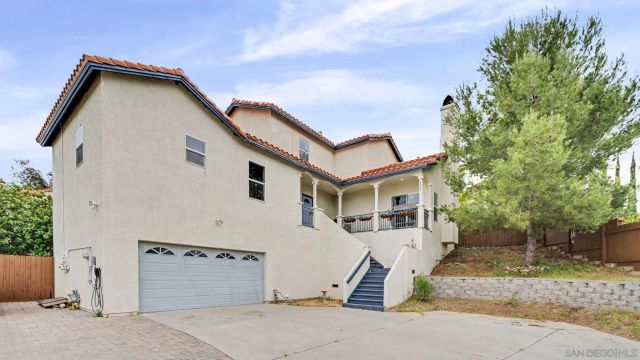 2042 Cherokee Lane, Escondido, CA 92026