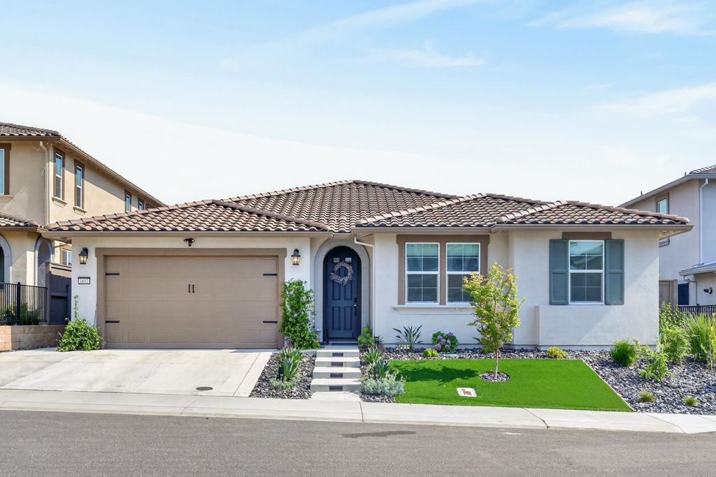 4603 Scenic Vista Dr, Folsom, CA 95630