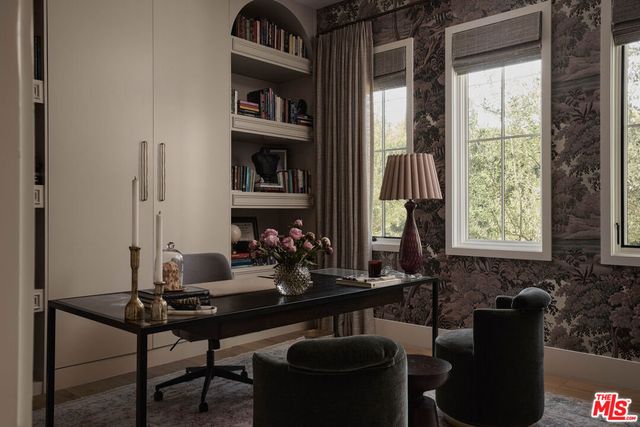 5330 Amestoy Avenue, Encino, CA 91316