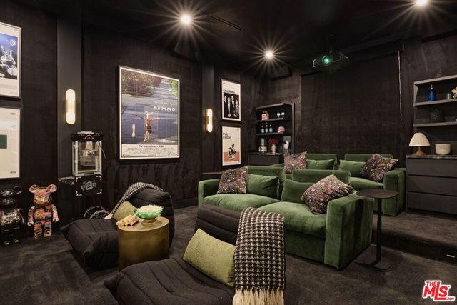 5330 Amestoy Avenue, Encino, CA 91316