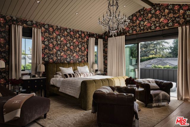 5330 Amestoy Avenue, Encino, CA 91316