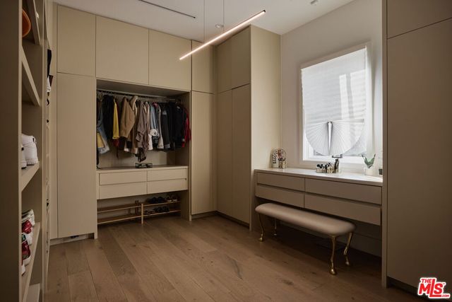 5330 Amestoy Avenue, Encino, CA 91316