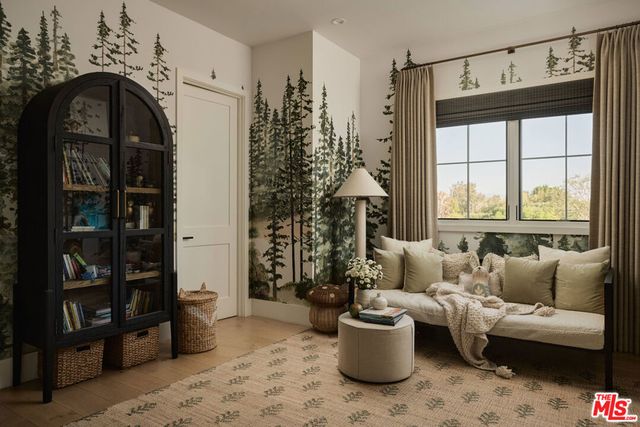 5330 Amestoy Avenue, Encino, CA 91316