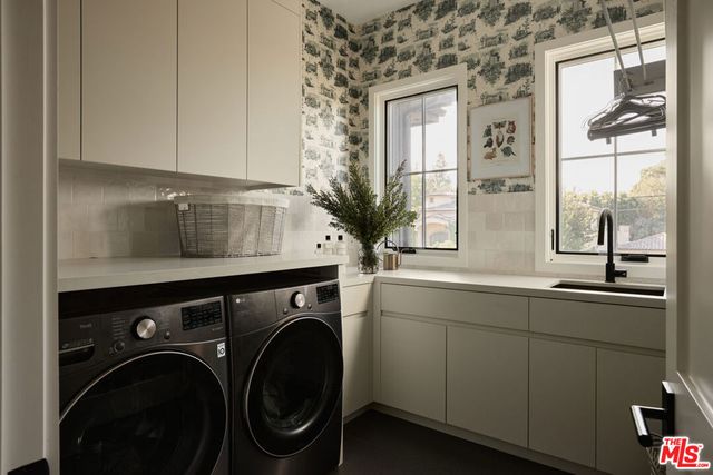 5330 Amestoy Avenue, Encino, CA 91316