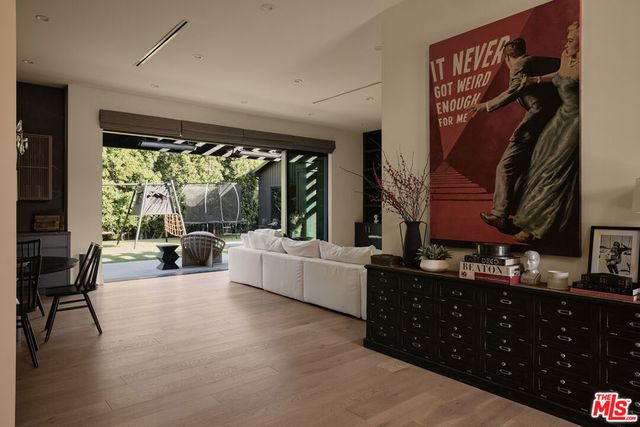 5330 Amestoy Avenue, Encino, CA 91316