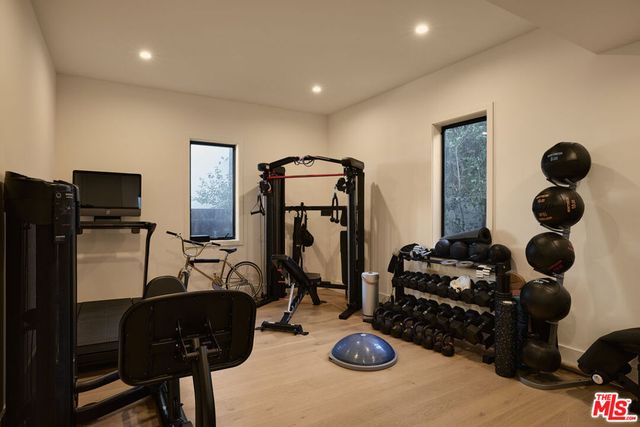 5330 Amestoy Avenue, Encino, CA 91316