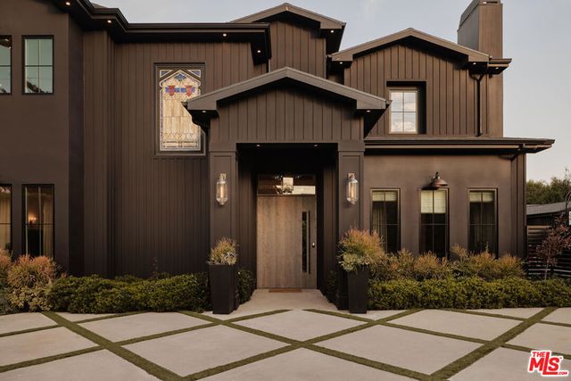 5330 Amestoy Avenue, Encino, CA 91316