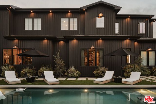 5330 Amestoy Avenue, Encino, CA 91316