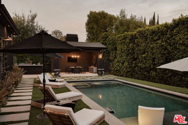 5330 Amestoy Avenue, Encino, CA 91316