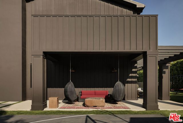 5330 Amestoy Avenue, Encino, CA 91316