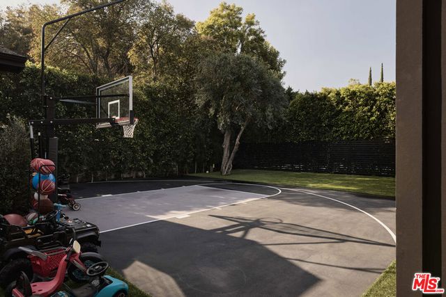 5330 Amestoy Avenue, Encino, CA 91316