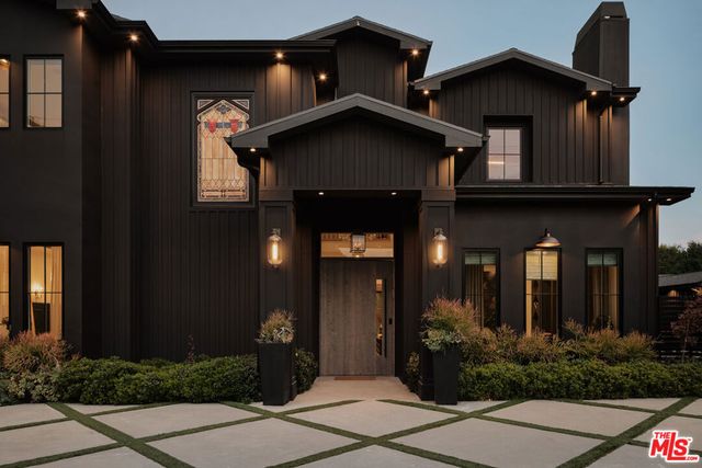 5330 Amestoy Avenue, Encino, CA 91316