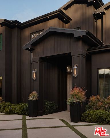 5330 Amestoy Avenue, Encino, CA 91316