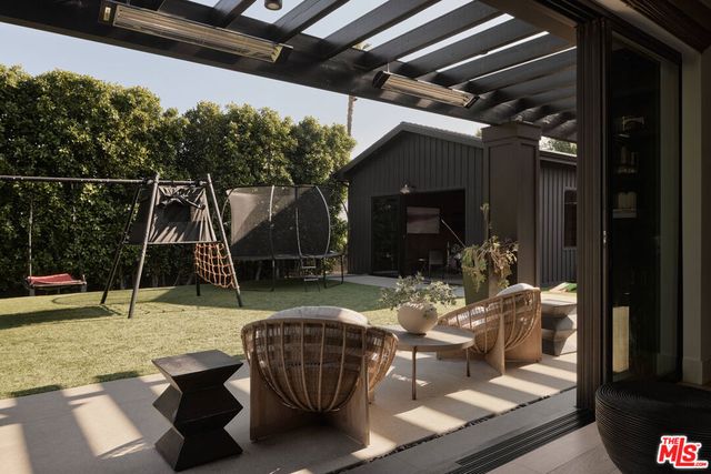 5330 Amestoy Avenue, Encino, CA 91316