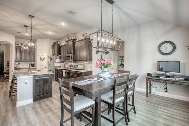 211 Rees Avenue, Godley, TX 76044