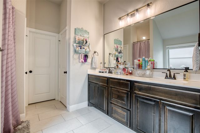 211 Rees Avenue, Godley, TX 76044