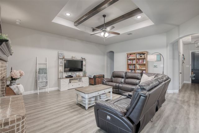 211 Rees Avenue, Godley, TX 76044